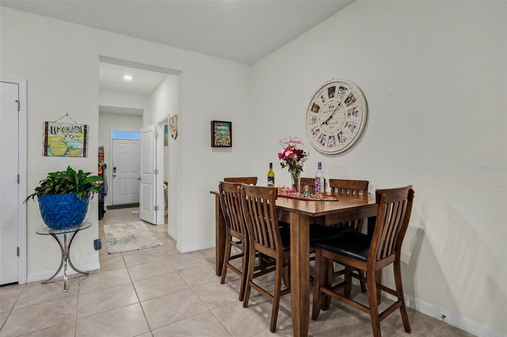 Image 6 of property listing at 17518 CRESCENT MOON LOOP, Bradenton, FL 34211