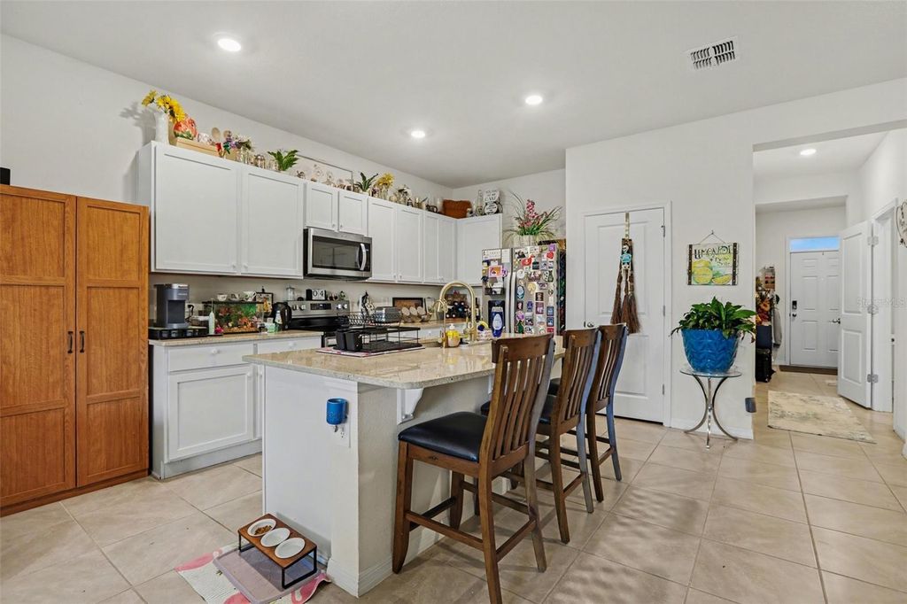 Image 7 of property listing at 17518 CRESCENT MOON LOOP, Bradenton, FL 34211