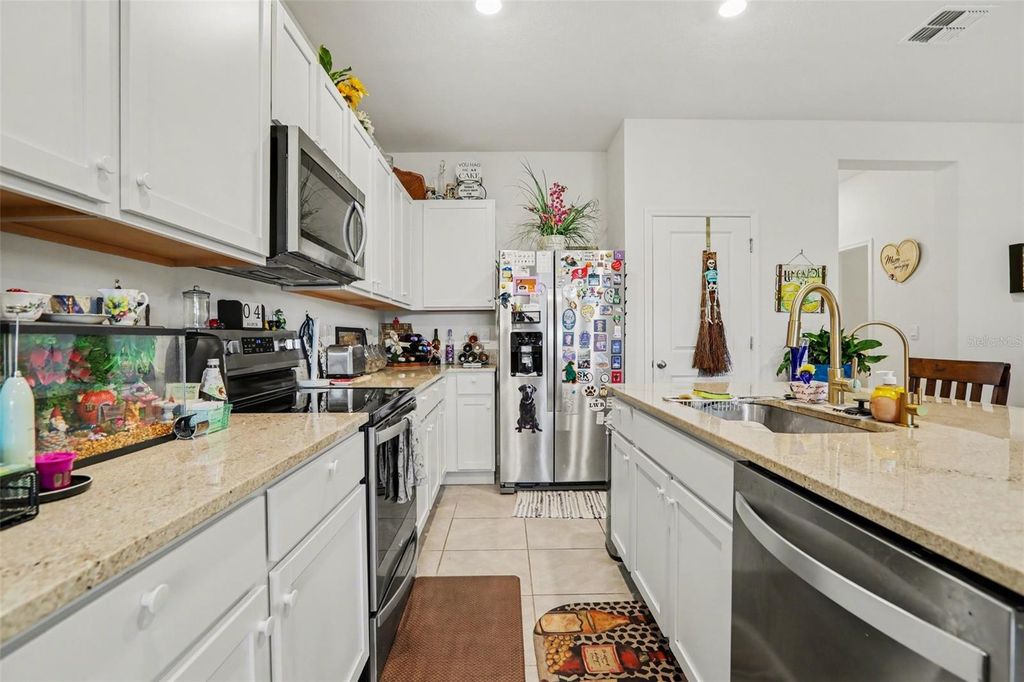 Image 8 of property listing at 17518 CRESCENT MOON LOOP, Bradenton, FL 34211
