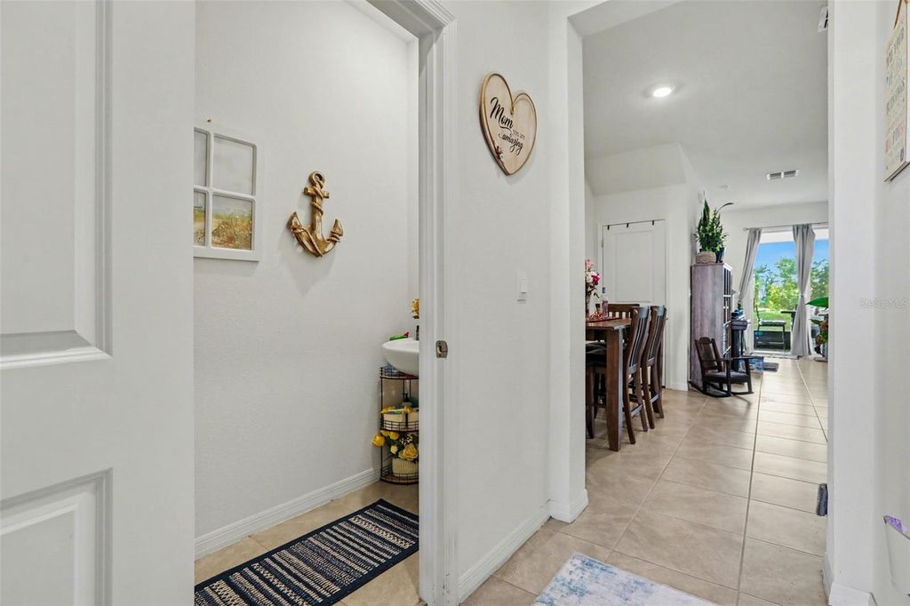 Image 9 of property listing at 17518 CRESCENT MOON LOOP, Bradenton, FL 34211