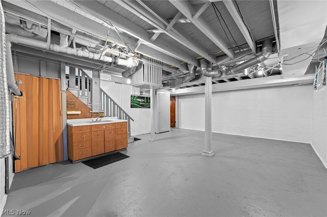 104 W Carolina Avenue, Sebring, OH 44672