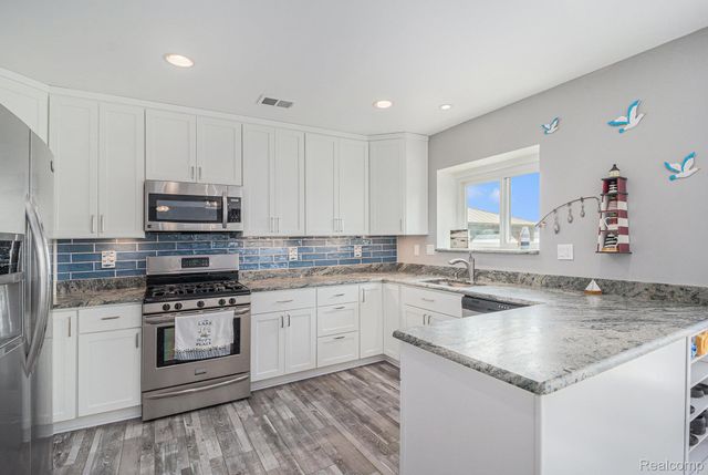 3174 Nisbet Road, Hamburg Township, MI 48169