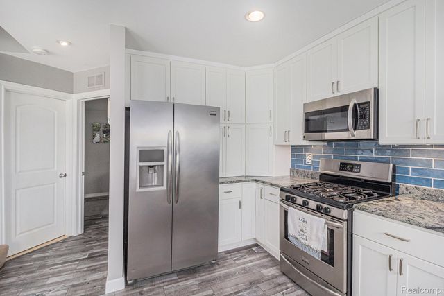 3174 Nisbet Road, Hamburg Township, MI 48169