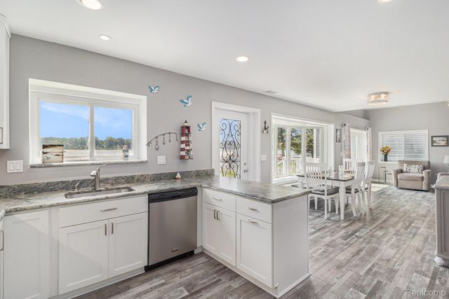 3174 Nisbet Road, Hamburg Township, MI 48169