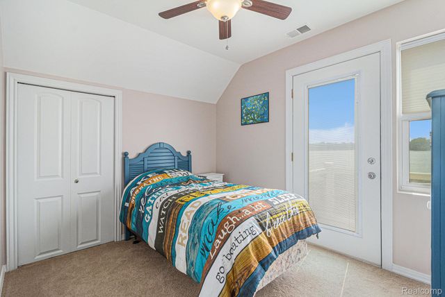 3174 Nisbet Road, Hamburg Township, MI 48169