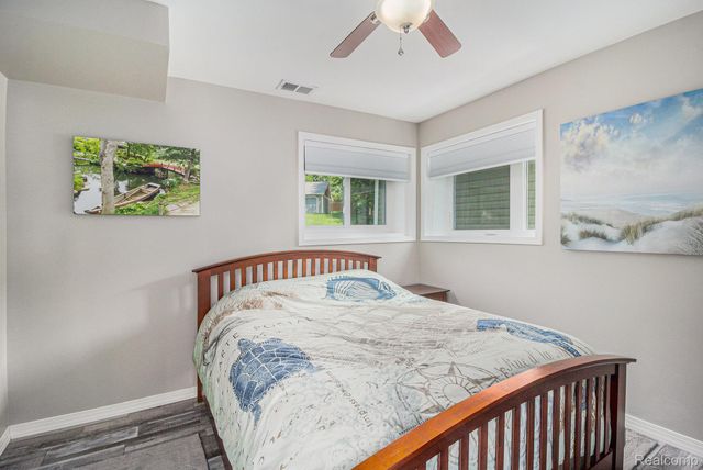 3174 Nisbet Road, Hamburg Township, MI 48169