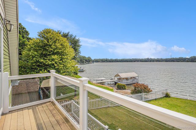 3174 Nisbet Road, Hamburg Township, MI 48169