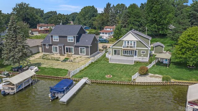 3174 Nisbet Road, Hamburg Township, MI 48169