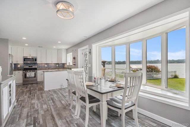 3174 Nisbet Road, Hamburg Township, MI 48169