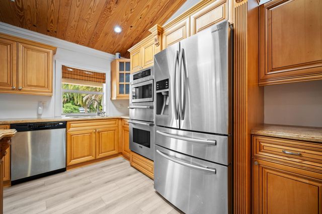 5700 SW 196th Lane, Southwest Ranches, FL 33332