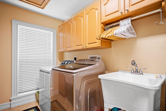 5700 SW 196th Lane, Southwest Ranches, FL 33332