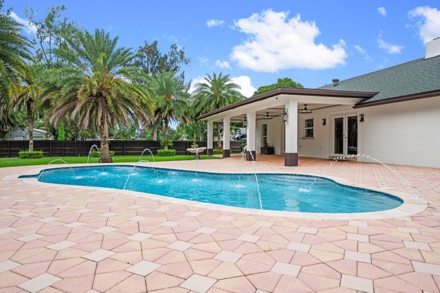 5700 SW 196th Lane, Southwest Ranches, FL 33332