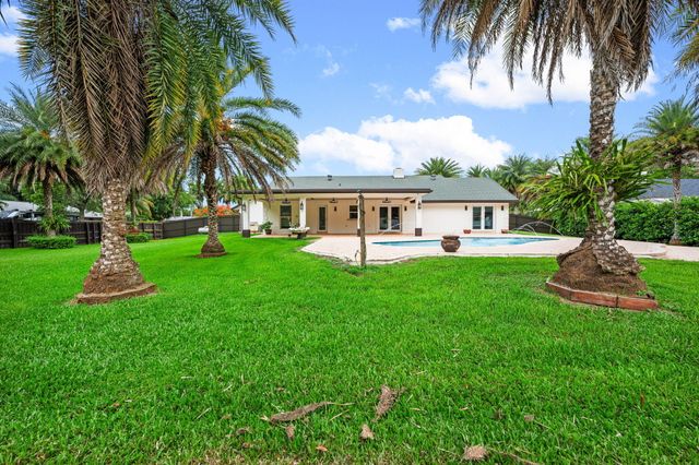 5700 SW 196th Lane, Southwest Ranches, FL 33332