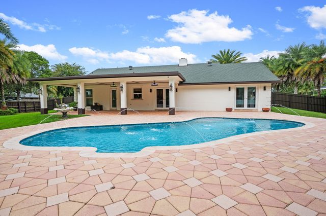 5700 SW 196th Lane, Southwest Ranches, FL 33332