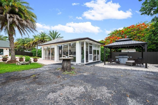 5700 SW 196th Lane, Southwest Ranches, FL 33332