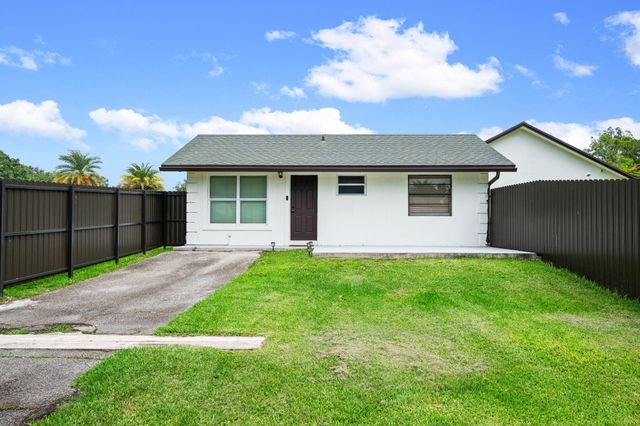 5700 SW 196th Lane, Southwest Ranches, FL 33332
