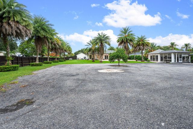 5700 SW 196th Lane, Southwest Ranches, FL 33332