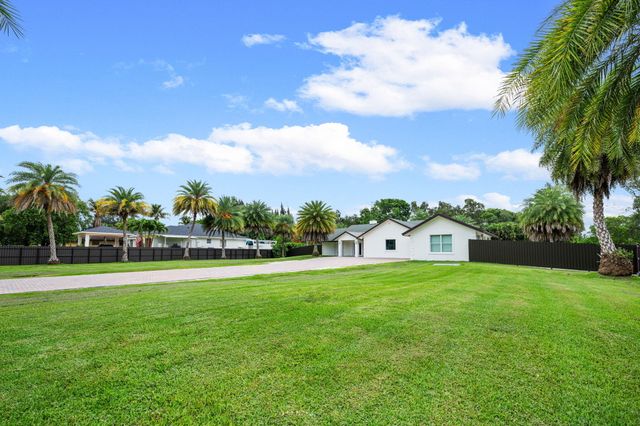 5700 SW 196th Lane, Southwest Ranches, FL 33332
