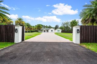 5700 SW 196th Lane, Southwest Ranches, FL 33332