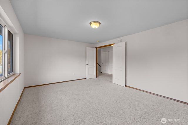 236 Easton Avenue W, Eatonville, WA 98328