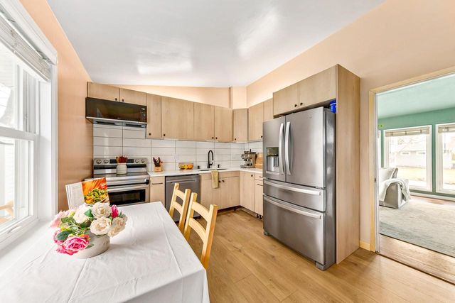 5623 Bentwood LANE, Greendale, WI 53129