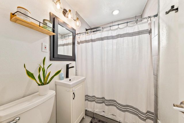 5623 Bentwood LANE, Greendale, WI 53129