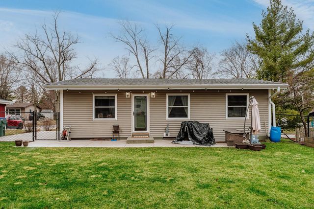 5623 Bentwood LANE, Greendale, WI 53129