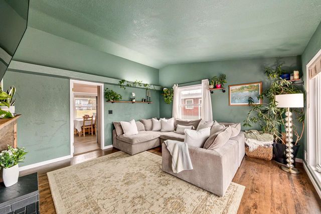 5623 Bentwood LANE, Greendale, WI 53129