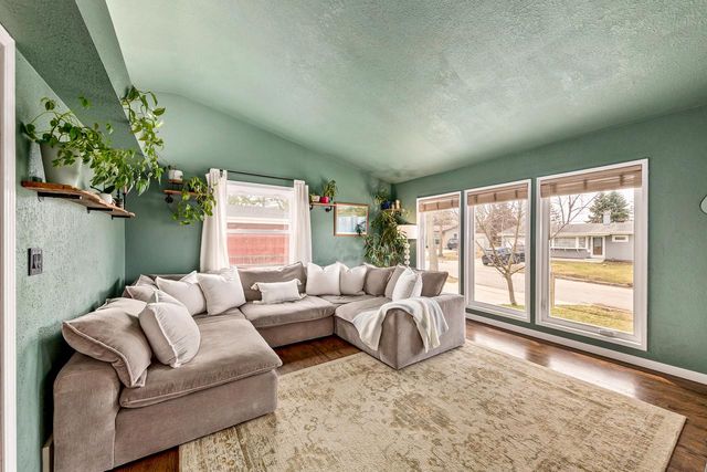 5623 Bentwood LANE, Greendale, WI 53129