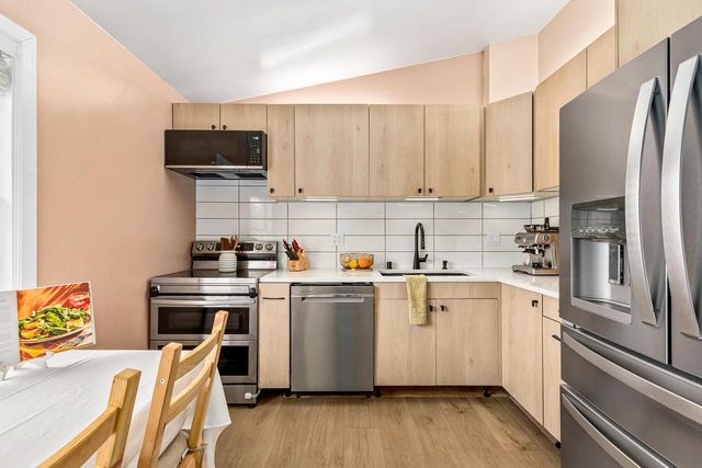 5623 Bentwood LANE, Greendale, WI 53129