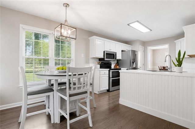 13 Lamplighter Cove NW, Cartersville, GA 30120