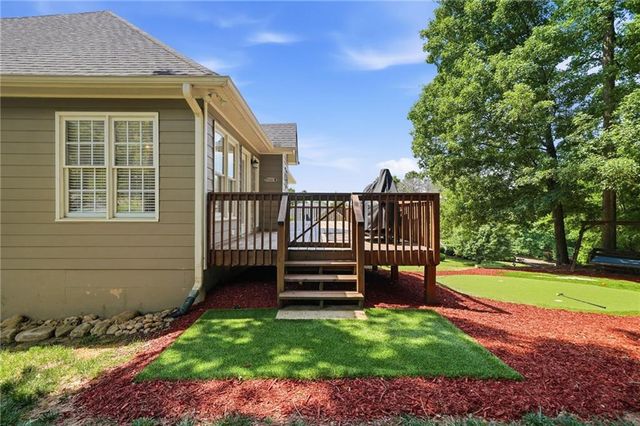 13 Lamplighter Cove NW, Cartersville, GA 30120