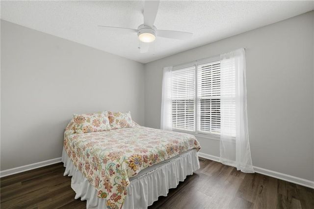 13 Lamplighter Cove NW, Cartersville, GA 30120