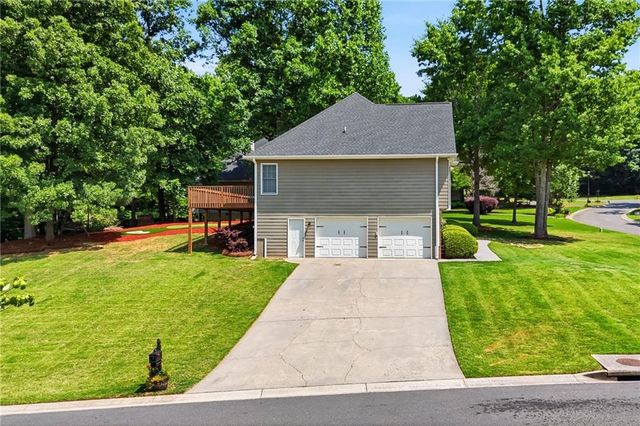 13 Lamplighter Cove NW, Cartersville, GA 30120