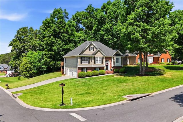 13 Lamplighter Cove NW, Cartersville, GA 30120