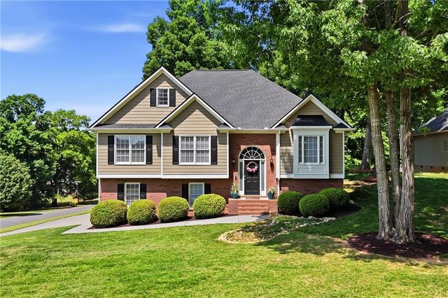13 Lamplighter Cove NW, Cartersville, GA 30120