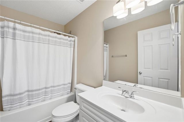 13 Lamplighter Cove NW, Cartersville, GA 30120