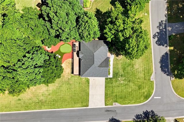 13 Lamplighter Cove NW, Cartersville, GA 30120