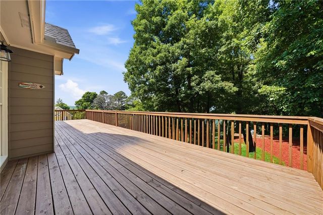 13 Lamplighter Cove NW, Cartersville, GA 30120