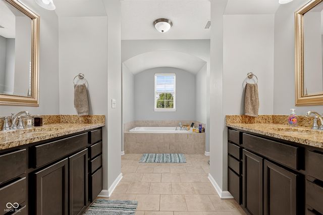 10522 Morningtide Circle, Fishers, IN 46038