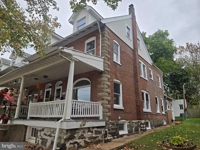 370 N HANOVER ST, Pottstown, PA 19464