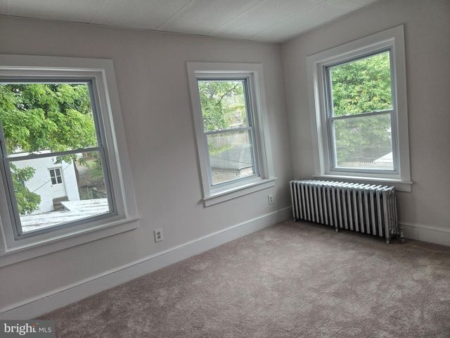 370 N HANOVER ST, Pottstown, PA 19464