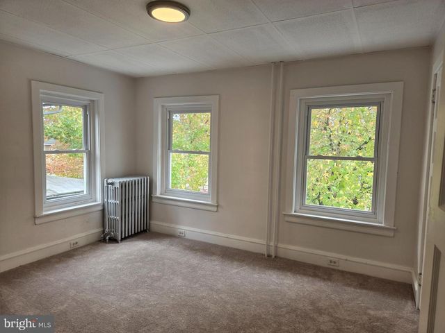 370 N HANOVER ST, Pottstown, PA 19464
