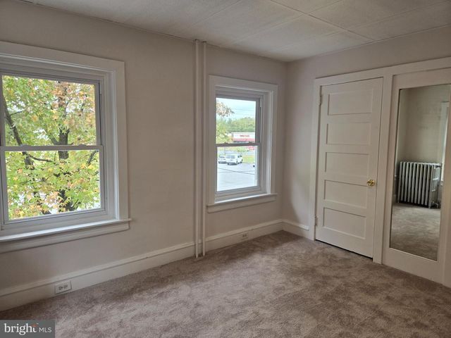 370 N HANOVER ST, Pottstown, PA 19464