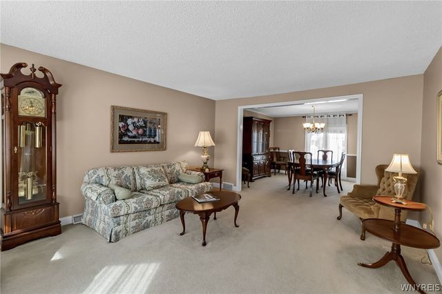 179 Quail Hollow Lane, Amherst, NY 14051