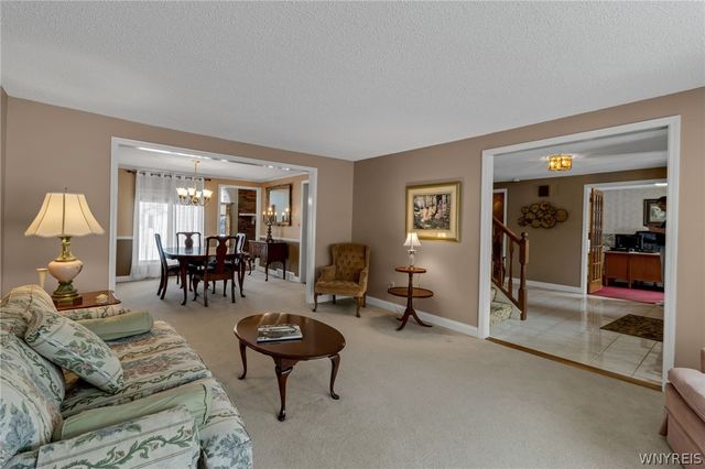 179 Quail Hollow Lane, Amherst, NY 14051