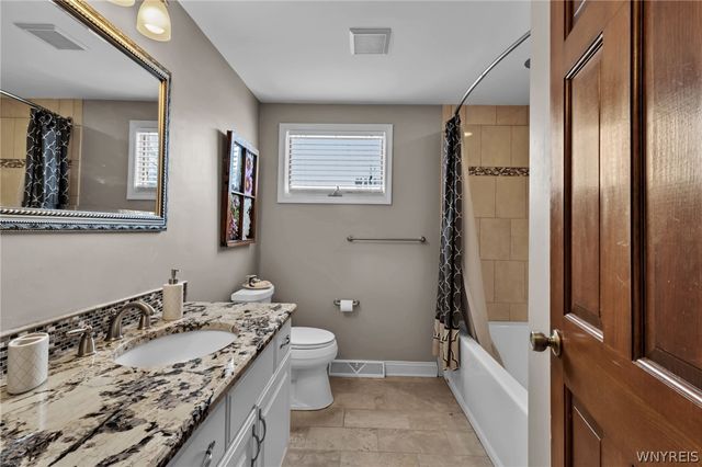 179 Quail Hollow Lane, Amherst, NY 14051