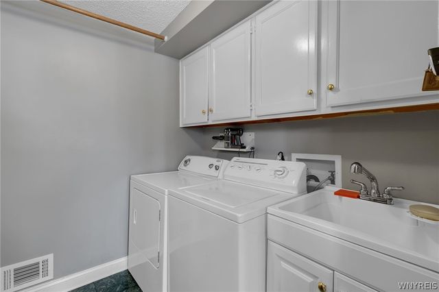 179 Quail Hollow Lane, Amherst, NY 14051