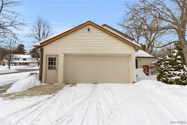 179 Quail Hollow Lane, Amherst, NY 14051