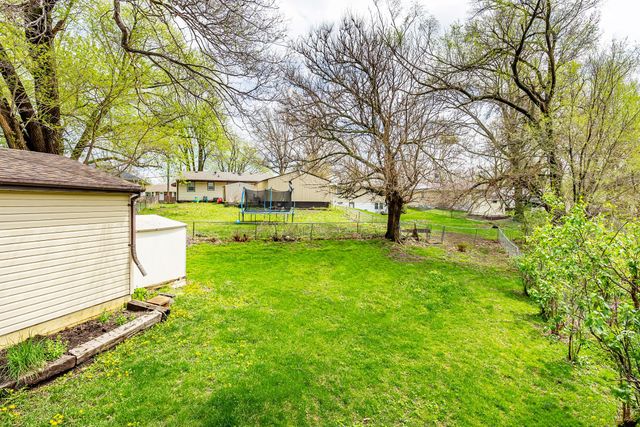 217 E Hughes Circle, Des Moines, IA 50315